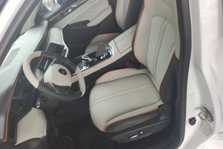 Used Dongfeng Aeolus Yixuan MAX 2023 1.5T Super Cool Trendy Dad Edition Left Front Seat