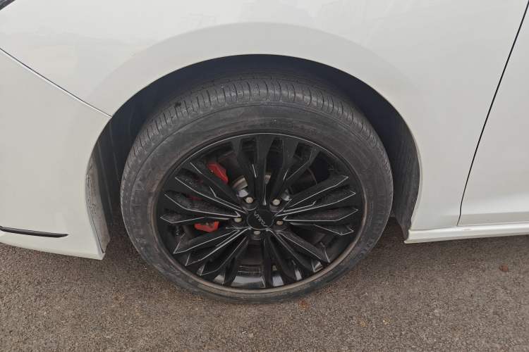 Used Dongfeng Aeolus Yixuan MAX 2023 1.5T Super Cool Trendy Dad Edition Left Front Wheel Hub