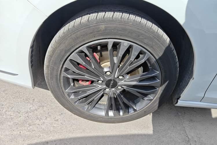 Used Dongfeng Aeolus Yixuan MAX 2023 1.5T Super-Powered Dad Edition Left Front Wheel Hub