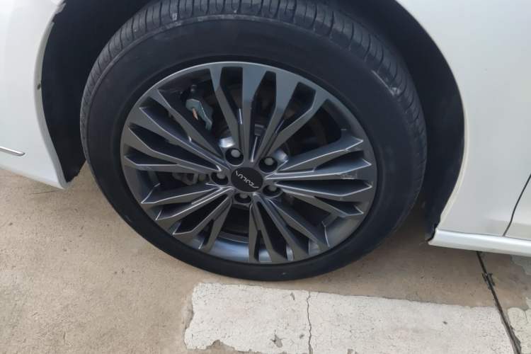 Used Dongfeng Aeolus Yixuan MAX 2023 1.5T Ultra-Stylish Trendsetting Dad Edition Left Front Wheel Hub