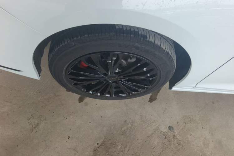 Used Dongfeng Aeolus Yixuan MAX 2023 1.5T Super Cool Trendy Dad Edition Left Front Wheel Hub