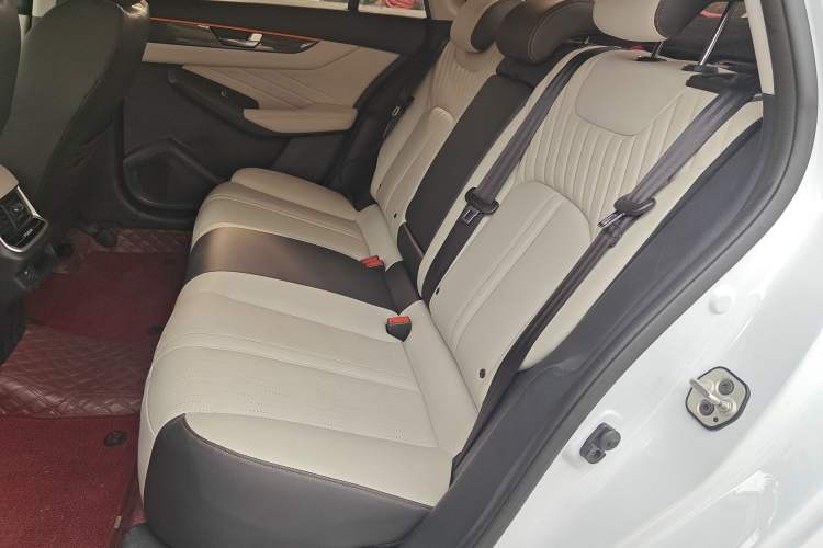 Used Dongfeng Aeolus Yixuan MAX 2023 1.5T Super Cool Trendy Dad Edition Left Rear Seat