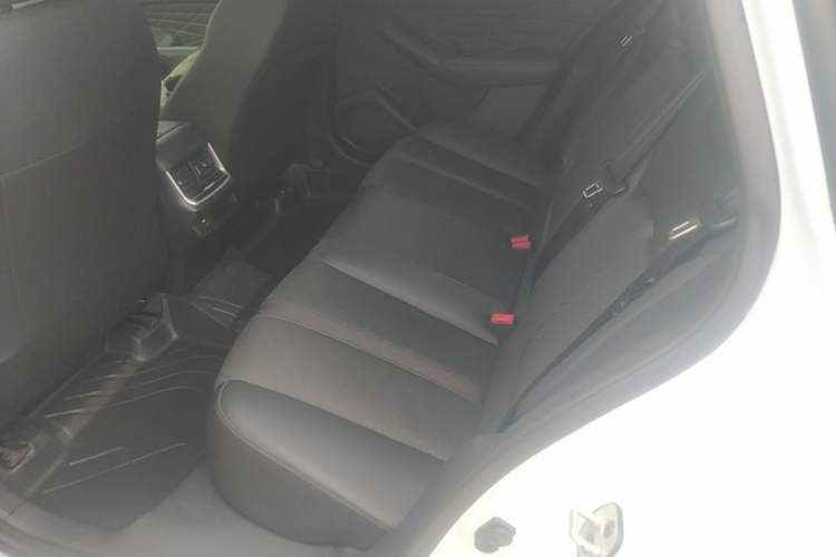 Used Dongfeng Aeolus Yixuan MAX 2023 1.5T Super-Powered Dad Edition Left Rear Seat