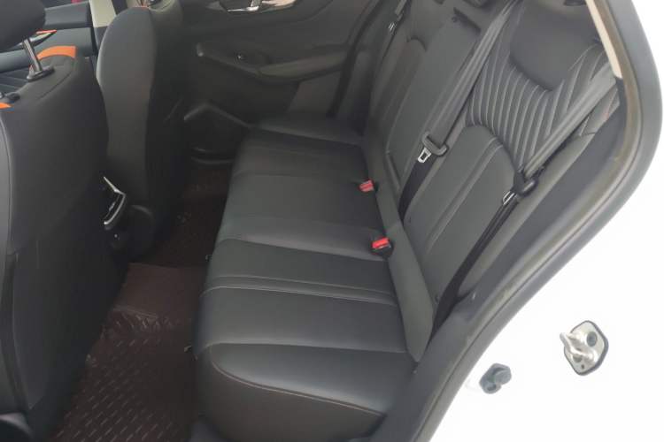 Used Dongfeng Aeolus Yixuan MAX 2023 1.5T Ultra-Stylish Trendsetting Dad Edition Left Rear Seat