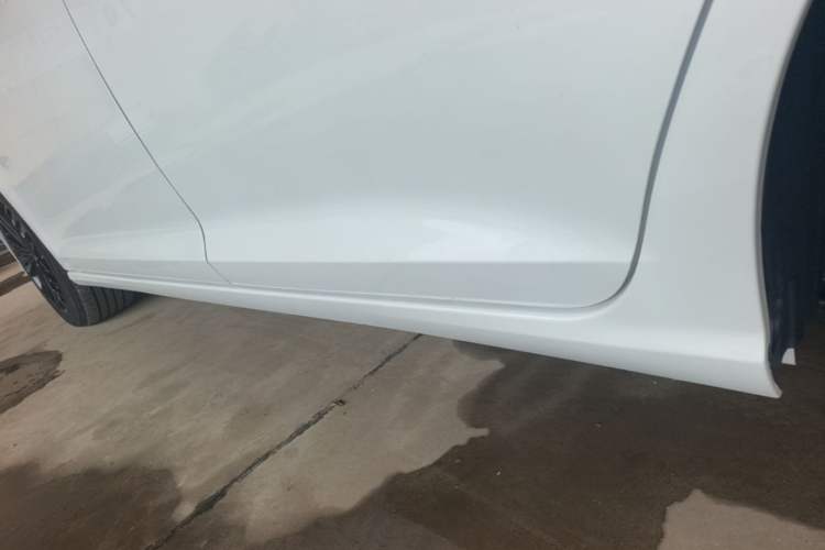 Used Dongfeng Aeolus Yixuan MAX 2023 1.5T Super Cool Trendy Dad Edition Left Side Sill