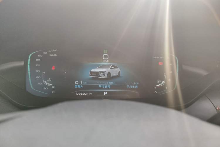 Used Dongfeng Aeolus Yixuan MAX 2023 1.5T Ultra-Stylish Trendsetting Dad Edition Odometer Close Up