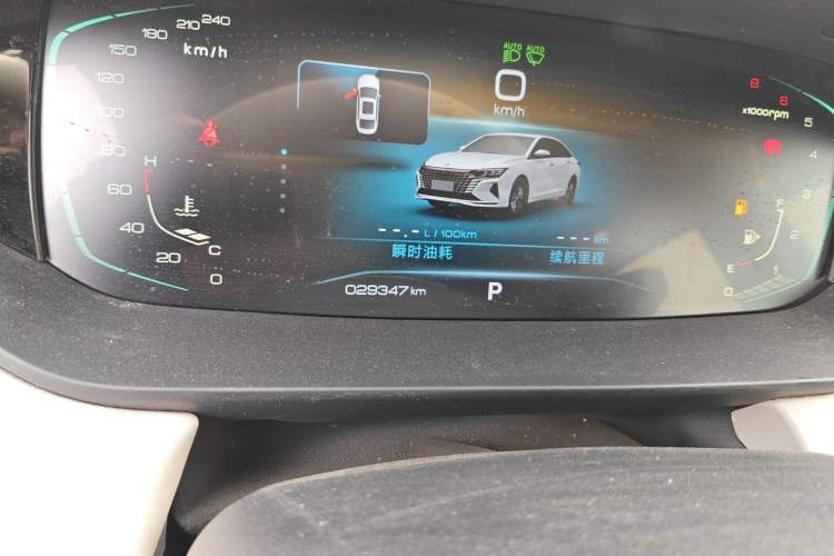 Used Dongfeng Aeolus Yixuan MAX 2023 1.5T Super Cool Trendy Dad Edition Odometer Close Up