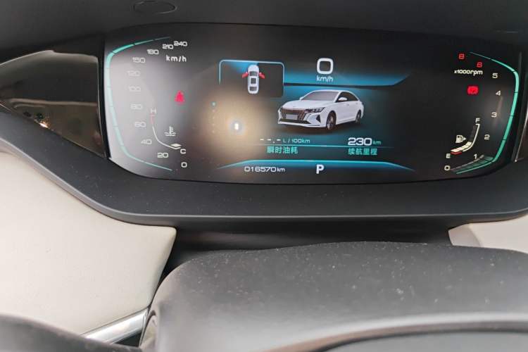 Used Dongfeng Aeolus Yixuan MAX 2023 1.5T Super Cool Trendy Dad Edition Odometer Close Up