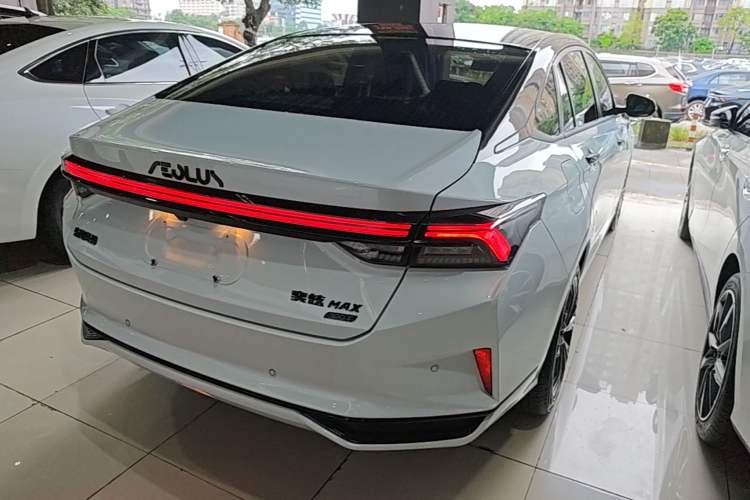 Used Dongfeng Aeolus Yixuan MAX 2023 1.5T Super Cool Trendy Dad Edition Rear Right 45 Deg