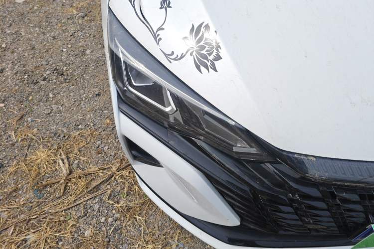 Used Dongfeng Aeolus Yixuan MAX 2023 1.5T Super Cool Trendy Dad Edition Right Front Headlight