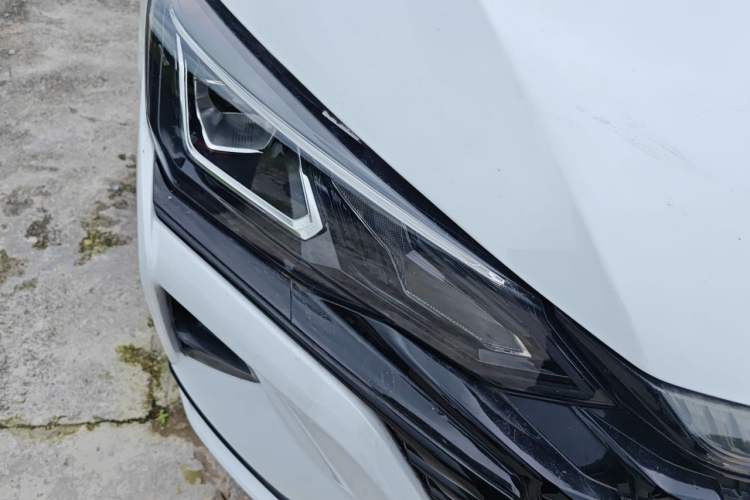 Used Dongfeng Aeolus Yixuan MAX 2023 1.5T Super Cool Trendy Dad Edition Right Front Headlight