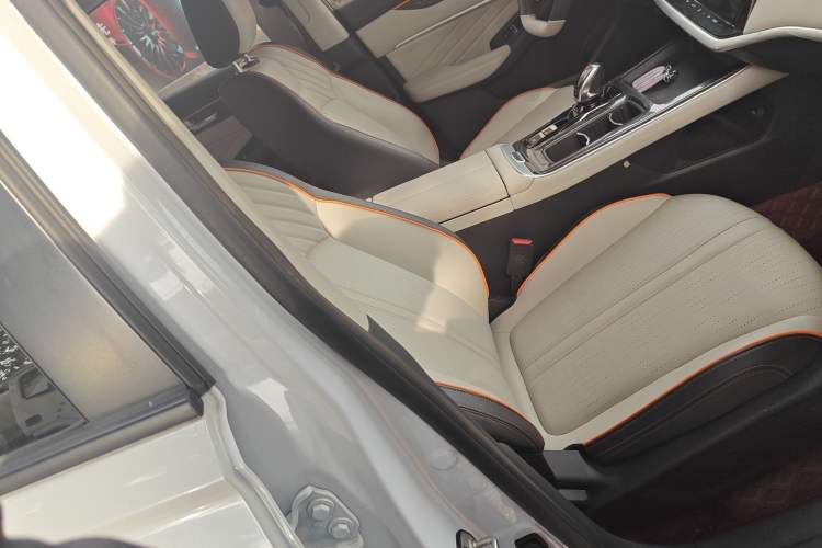 Used Dongfeng Aeolus Yixuan MAX 2023 1.5T Super Cool Trendy Dad Edition Right Front Seat