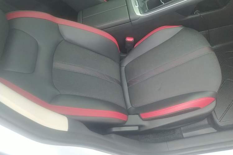 Used Dongfeng Aeolus Yixuan MAX 2023 1.5T Super-Powered Dad Edition Right Front Seat