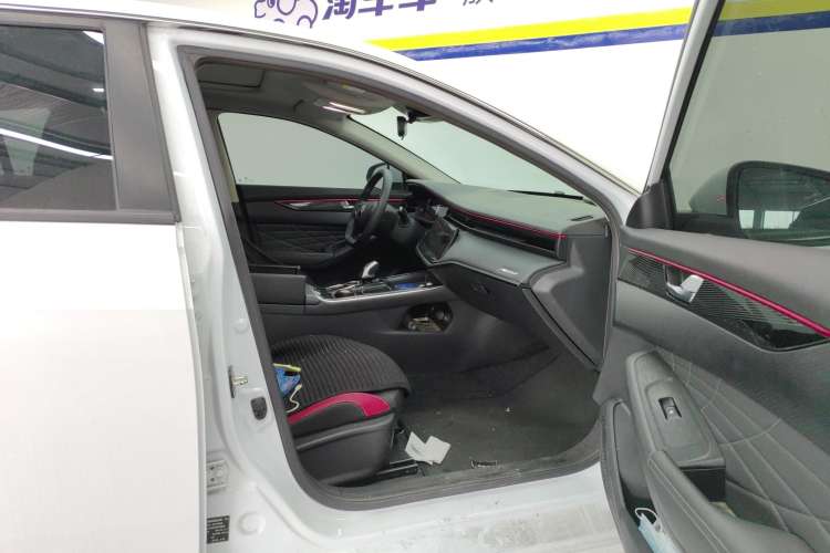 Used Dongfeng Aeolus Yixuan MAX 2023 1.5T Super-Powered Dad Edition Right Front Seat