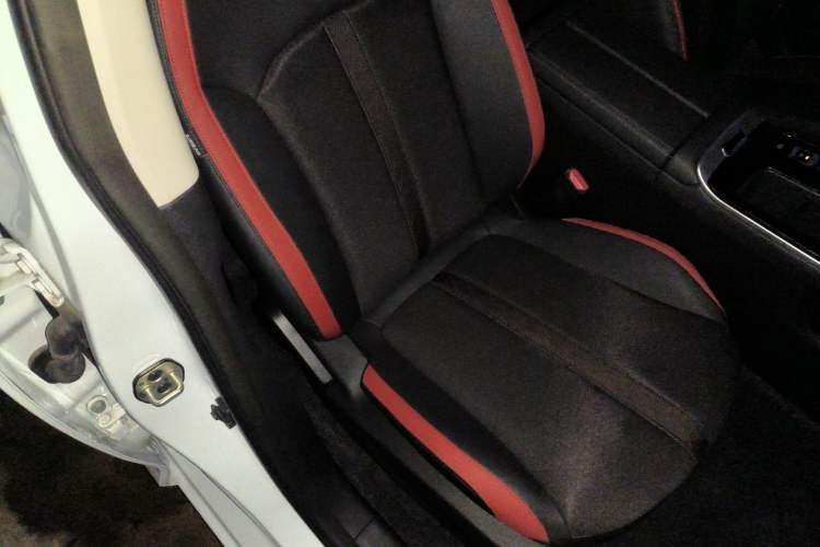 Used Dongfeng Aeolus Yixuan MAX 2023 1.5T Super-Powered Dad Edition Right Front Seat