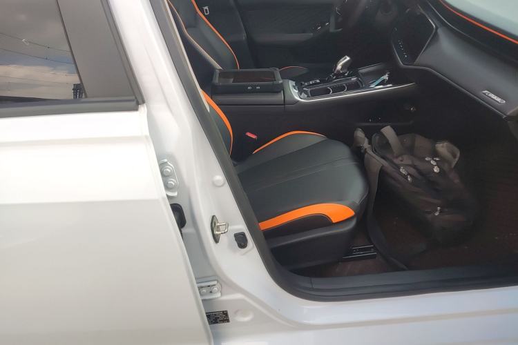 Used Dongfeng Aeolus Yixuan MAX 2023 1.5T Ultra-Stylish Trendsetting Dad Edition Right Front Seat