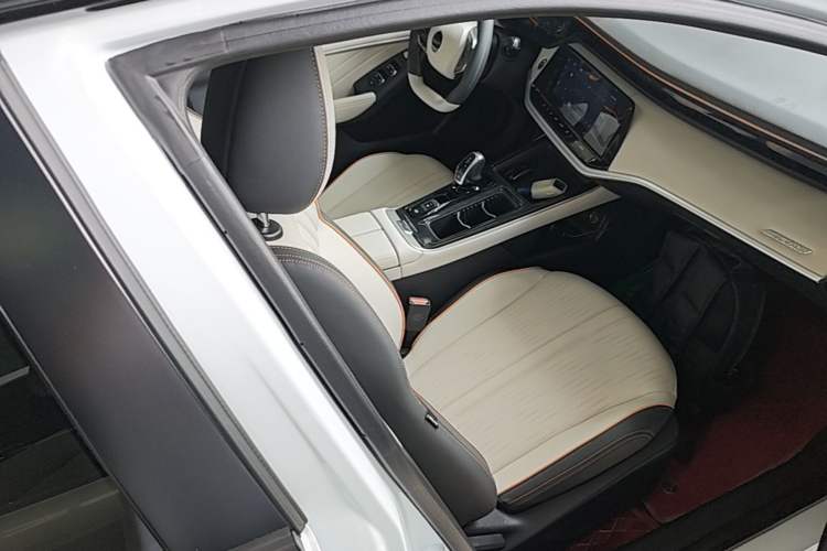 Used Dongfeng Aeolus Yixuan MAX 2023 1.5T Super Cool Trendy Dad Edition Right Front Seat
