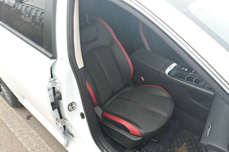 Used Dongfeng Aeolus Yixuan MAX 2023 1.5T Xingchi Edition Right Front Seat