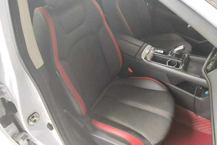 Used Dongfeng Aeolus Yixuan MAX 2023 1.5T Super-Powered Dad Edition Right Front Seat