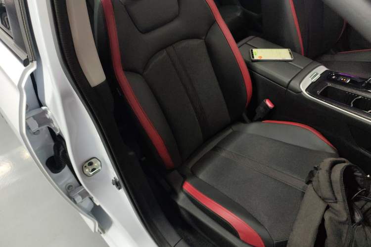 Used Dongfeng Aeolus Yixuan MAX 2023 1.5T Super-Powered Dad Edition Right Front Seat