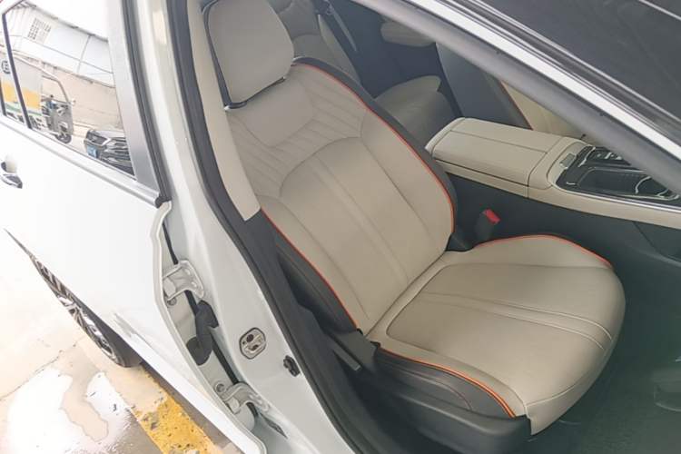 Used Dongfeng Aeolus Yixuan MAX 2023 1.5T Super Cool Trendy Dad Edition Right Front Seat
