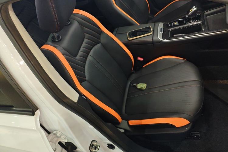 Used Dongfeng Aeolus Yixuan MAX 2023 1.5T Ultra-Stylish Trendsetting Dad Edition Right Front Seat