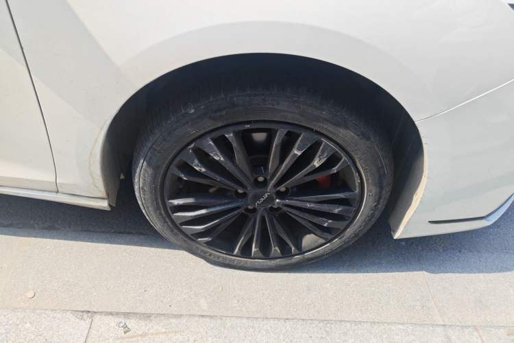 Used Dongfeng Aeolus Yixuan MAX 2023 1.5T Super Cool Trendy Dad Edition Right Front Wheel Hub