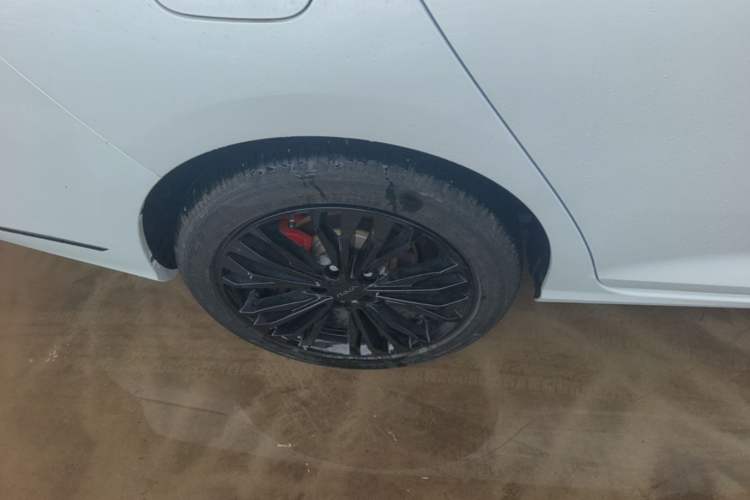 Used Dongfeng Aeolus Yixuan MAX 2023 1.5T Super Cool Trendy Dad Edition Right Rear Wheel Hub
