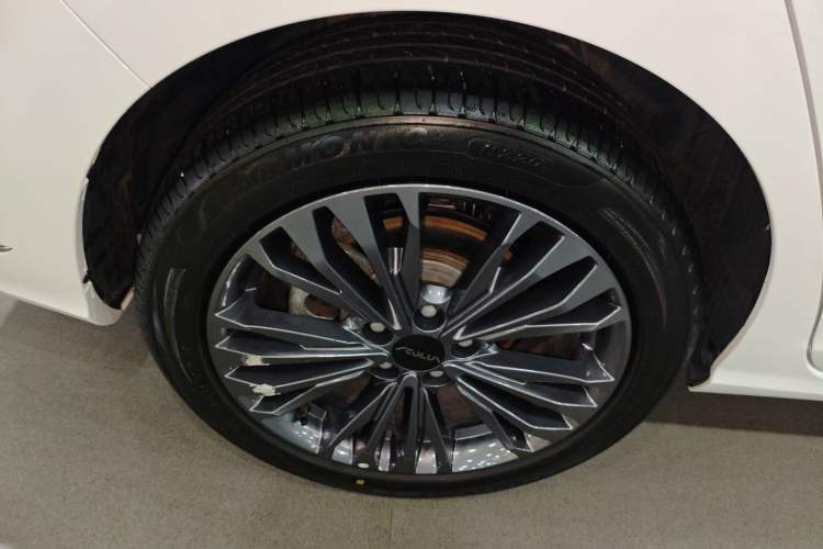 Used Dongfeng Aeolus Yixuan MAX 2023 1.5T Ultra-Stylish Trendsetting Dad Edition Right Rear Wheel Hub
