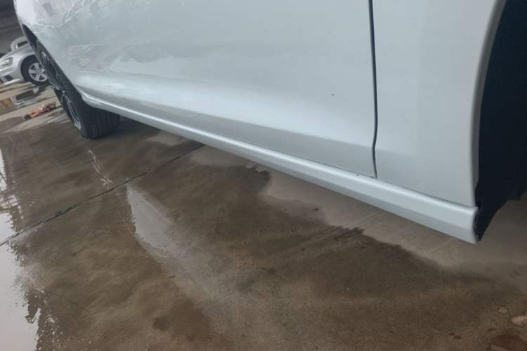 Used Dongfeng Aeolus Yixuan MAX 2023 1.5T Super Cool Trendy Dad Edition Right Side Sill