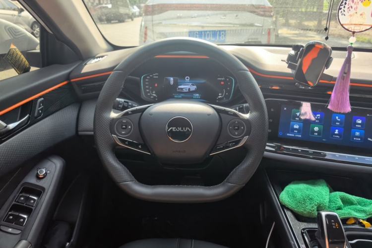Used Dongfeng Aeolus Yixuan MAX 2023 1.5T Ultra-Stylish Trendsetting Dad Edition Steering Wheel