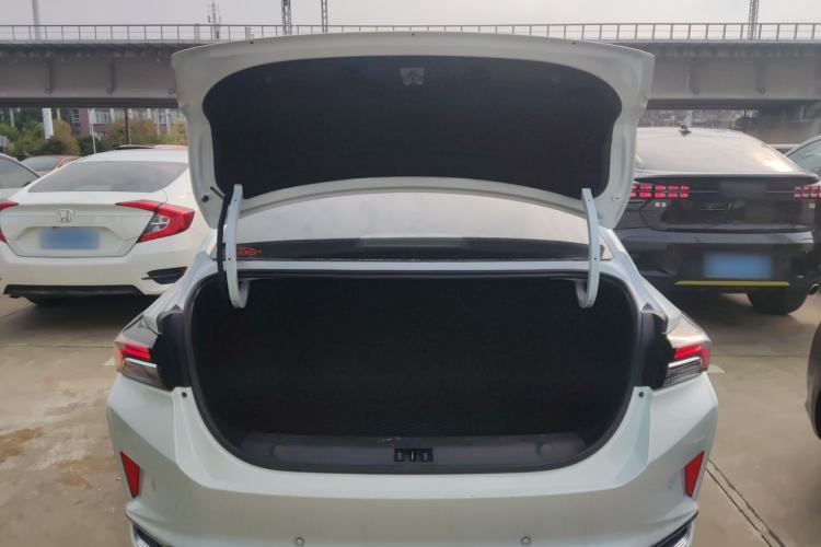 Used Dongfeng Aeolus Yixuan MAX 2023 1.5T Super-Powered Dad Edition Trunk