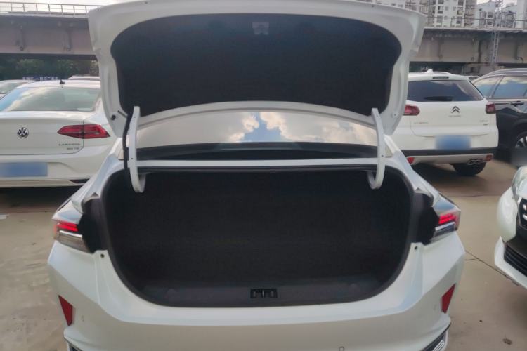Used Dongfeng Aeolus Yixuan MAX 2023 1.5T Ultra-Stylish Trendsetting Dad Edition Trunk