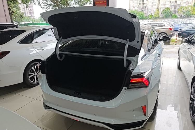 Used Dongfeng Aeolus Yixuan MAX 2023 1.5T Super Cool Trendy Dad Edition Trunk