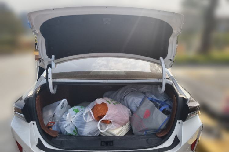 Used Dongfeng Aeolus Yixuan MAX 2023 1.5T Ultra-Stylish Trendsetting Dad Edition Trunk