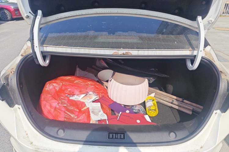 Used Dongfeng Aeolus Yixuan MAX 2023 1.5T Super Cool Trendy Dad Edition Trunk