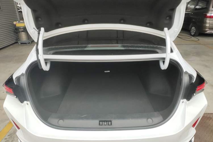 Used Dongfeng Aeolus Yixuan MAX 2023 1.5T Super-Powered Dad Edition Trunk