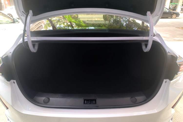Used Dongfeng Aeolus Yixuan MAX 2023 1.5T Super-Powered Dad Edition Trunk