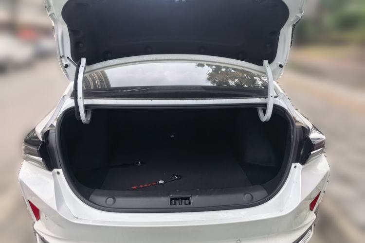 Used Dongfeng Aeolus Yixuan MAX 2023 1.5T Ultra-Stylish Trendsetting Dad Edition Trunk