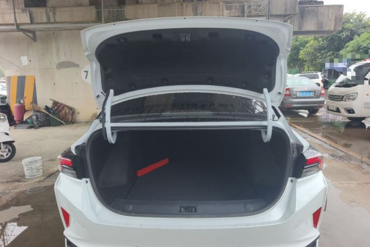Used Dongfeng Aeolus Yixuan MAX 2023 1.5T Super Cool Trendy Dad Edition Trunk