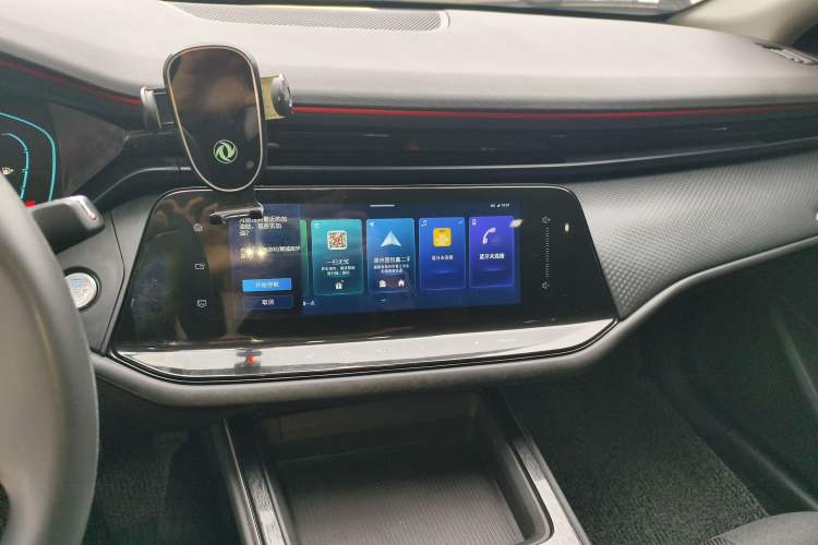 Used Dongfeng Aeolus Yixuan MAX 2024 1.5T Luxury Edition Audio And AC Panel