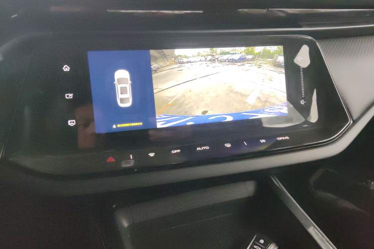 Used Dongfeng Aeolus Yixuan MAX 2024 1.5T Luxury Edition Audio And AC Panel