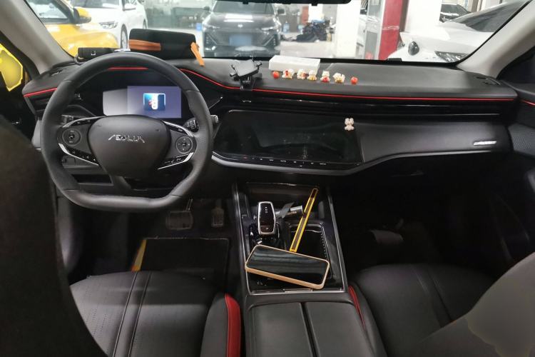 Used Dongfeng Aeolus Yixuan MAX 2024 1.5T Prestige Edition Center Console