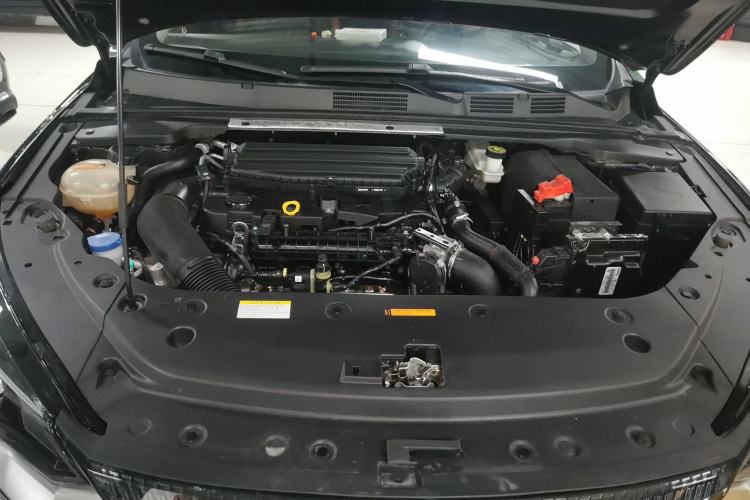 Used Dongfeng Aeolus Yixuan MAX 2024 1.5T Prestige Edition Engine Bay