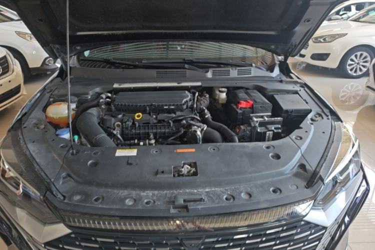 Used Dongfeng Aeolus Yixuan MAX 2024 1.5T Luxury Edition Engine Bay