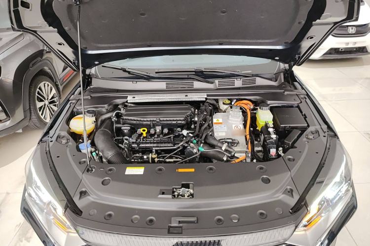 Used Dongfeng Aeolus Yixuan MAX 2024 1.5T Prestige Hybrid Edition Engine Bay