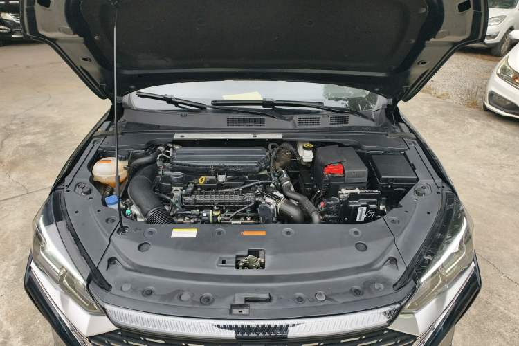 Used Dongfeng Aeolus Yixuan MAX 2024 1.5T Luxury Edition Engine Bay