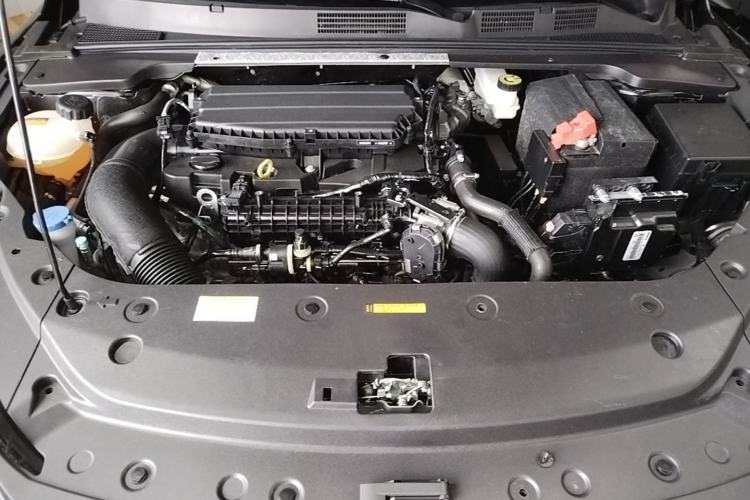 Used Dongfeng Aeolus Yixuan MAX 2024 1.5T Luxury Edition Engine Bay