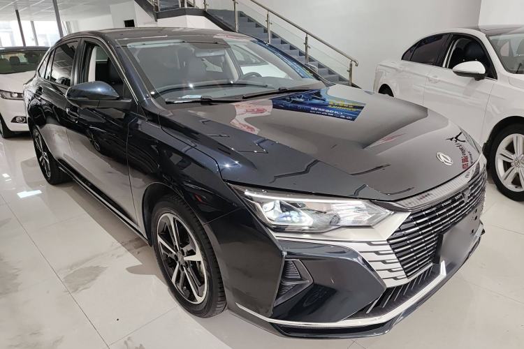 Used Dongfeng Aeolus Yixuan MAX 2024 1.5T Prestige Hybrid Edition Front Right 45 Deg