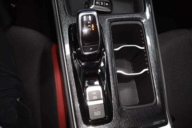 Used Dongfeng Aeolus Yixuan MAX 2024 1.5T Luxury Edition Gear Lever